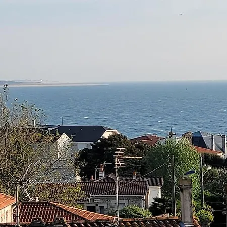 Appt Pontaillac Vue Ocean Apartment *